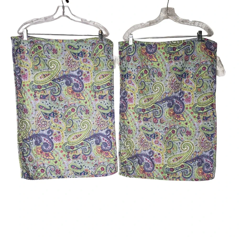 RALPH LAUREN HOME Pair of Blue Green Paisley Pillow Shams